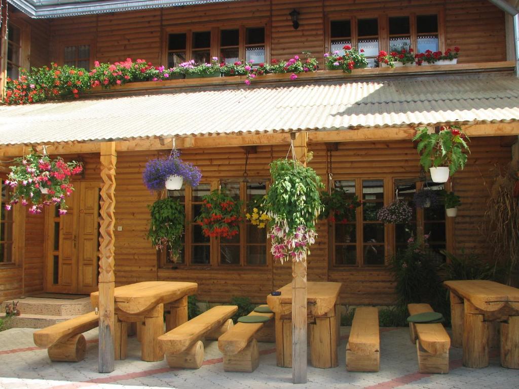 Pension Crizantema Vatra Moldoviţei Dış mekan fotoğraf